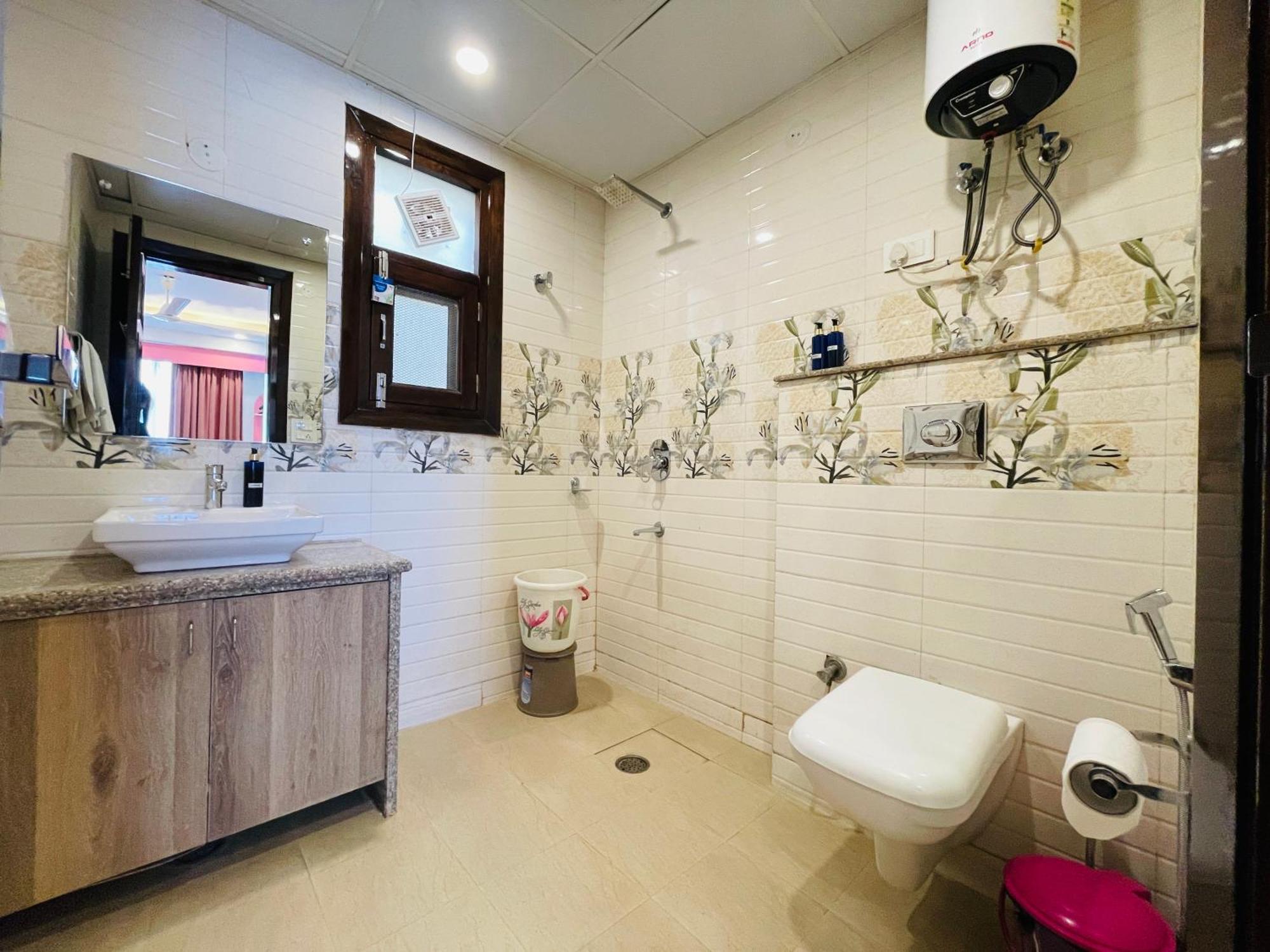 Bedchambers Medicity Serviced Apartments In Gurgaon Exterior foto